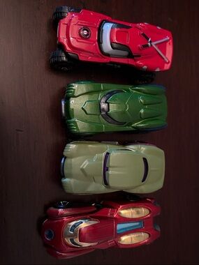 Hot Wheels Marvel Superhero Die Cast Cars (Set of 4)